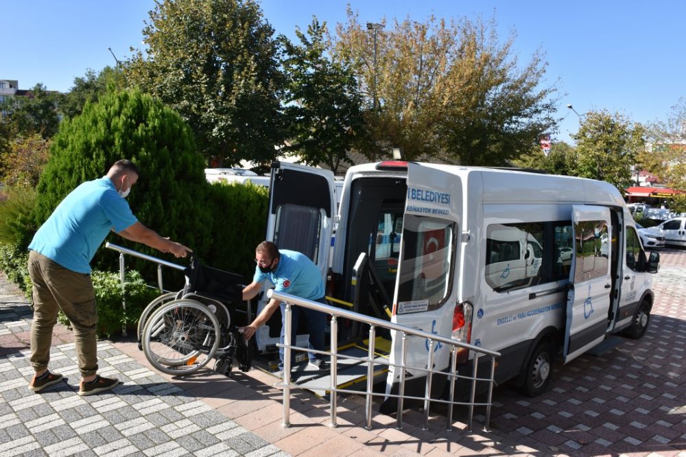 15  hastaya tekerlekli sandalye desteği