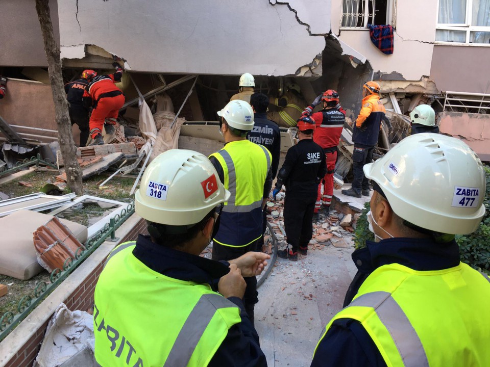 Silivri Belediye ekipleri deprem bölgesinde