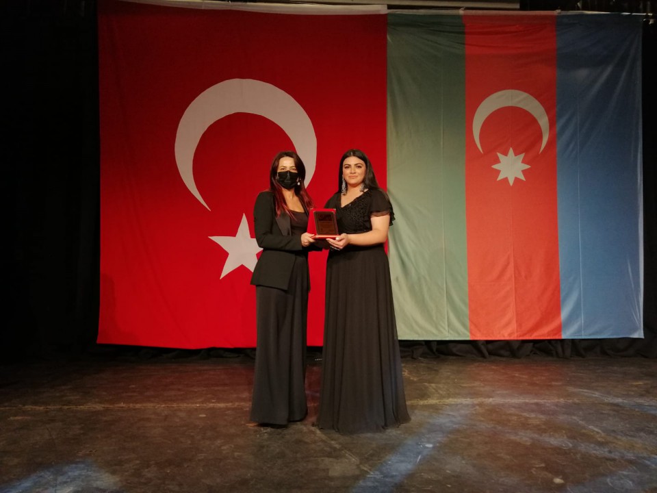 Vidadiqızı şarkılarını Azerbaycan-Türkiye kardeşliği için seslendirdi