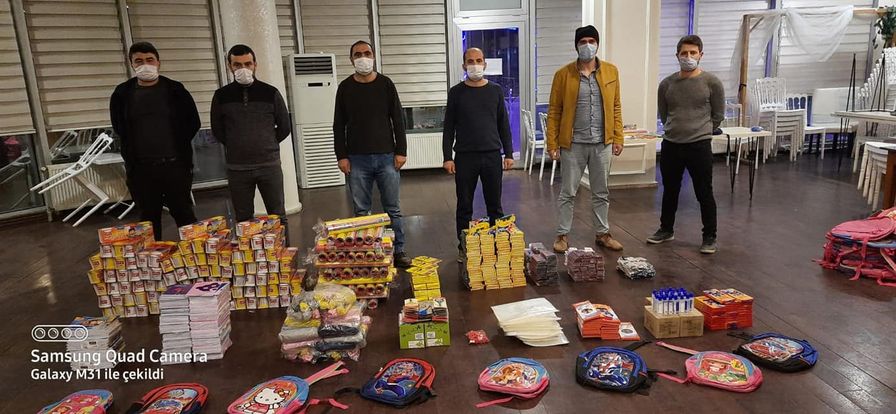 Tokatlı gençler çocukları sevindirdi