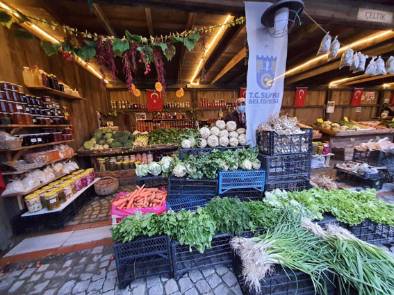 Belediye personelinin sebze ihtiyacı Köy Pazarından