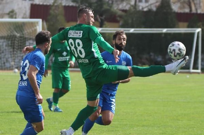 Sultanbeyli Belediyespor uzatmada puanı aldı 1-1