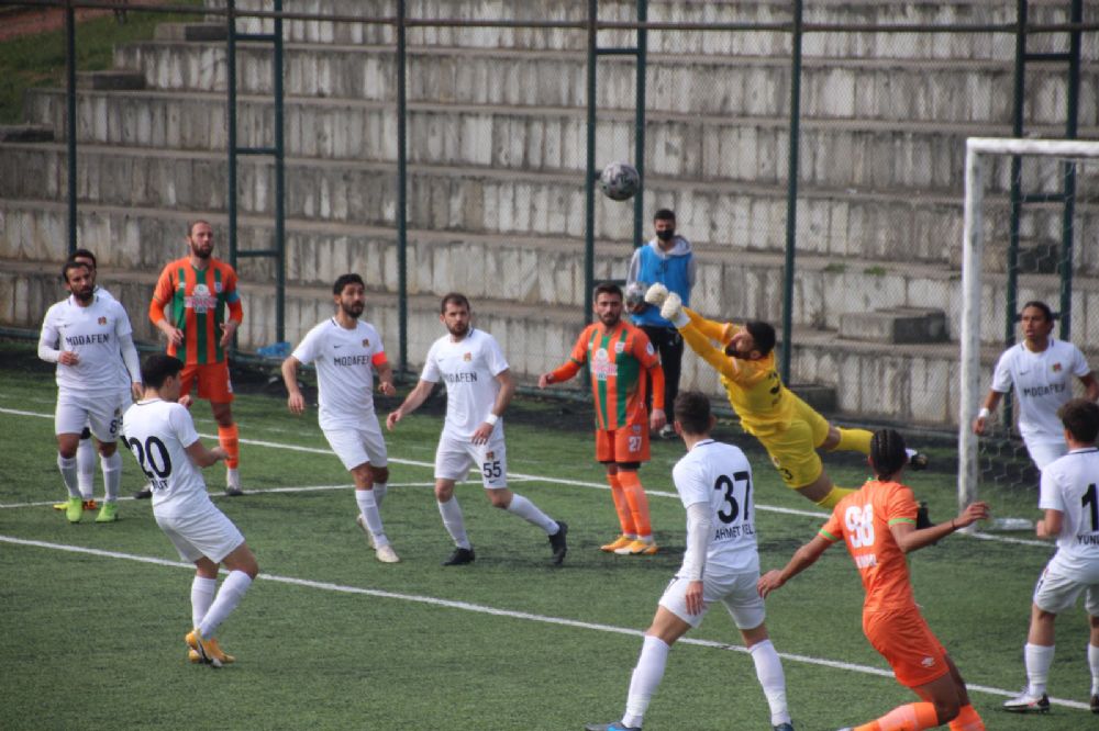 16 yaşındaki kurtarıcı Yunus Emre Kefeli 2-0