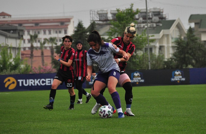 Turkcell Kadın Futbol Ligi başladı