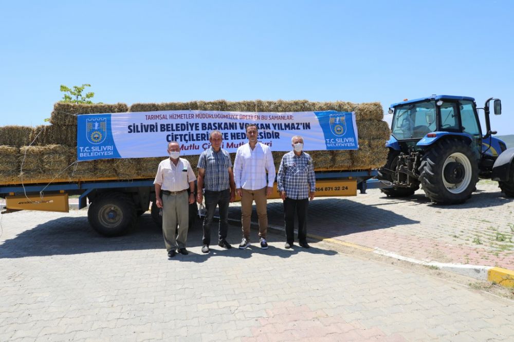 Silivri Belediyesi 40 Bin balya samanı ücretsiz dağıtıyor