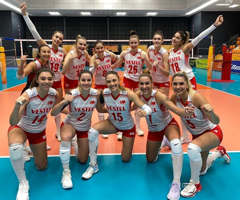 SULTANLAR TAYLAND’I RAHAT GEÇTİ