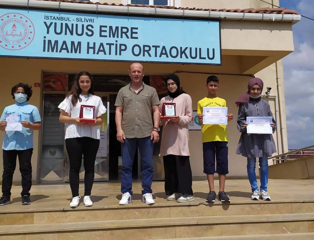 Yunus Emre İmam Hatip Ortaokulu, başarılı öğrencilerini ödüllendirdi