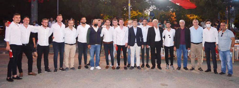 Esen, Çantalı gençleri askere uğurladı