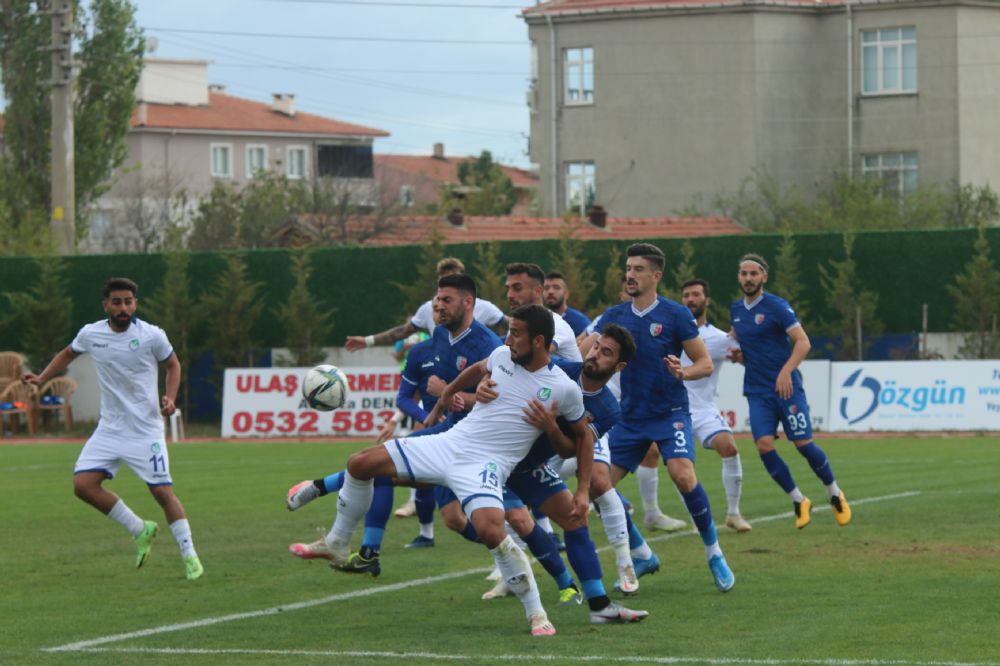 Velimeşe hakeme fena takıldı 3-0