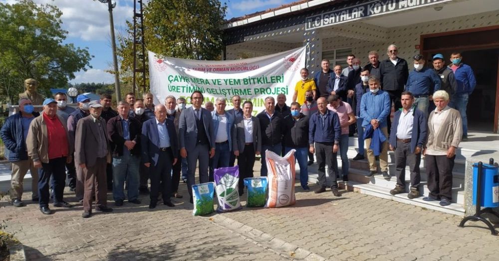 “Yem bitkileri tohumlarımızı çiftçilerimizle buluşturduk”