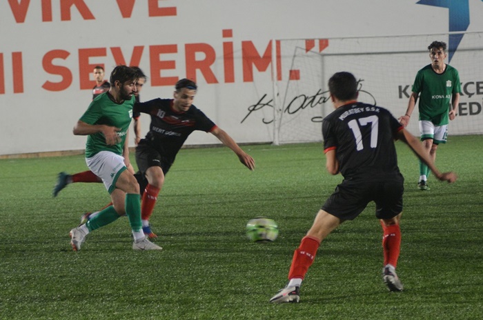 Çekişmeli mücadeleyi Yeşilova Esnafspor kazandı