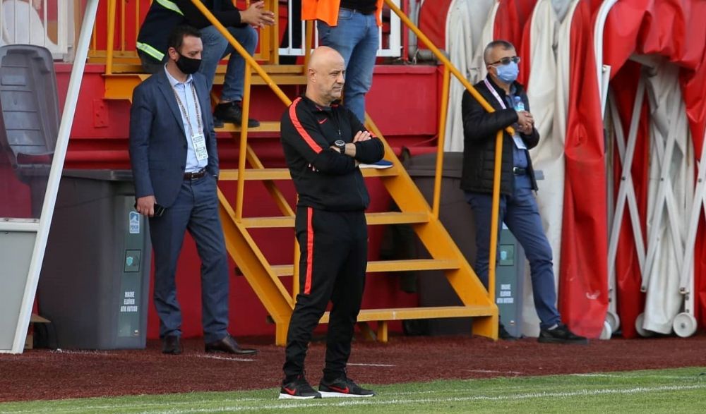 Sağlık sorunları nedeniyle lider takımını bıraktı