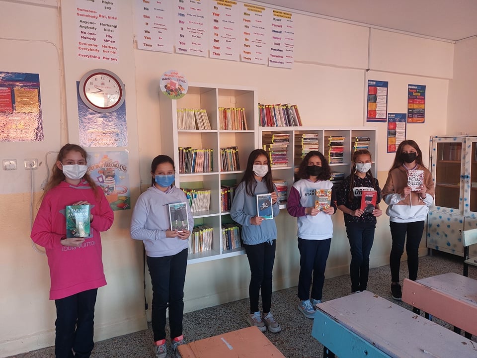 İş Bankası Kültür Yayınları’ndan kitap bağışı