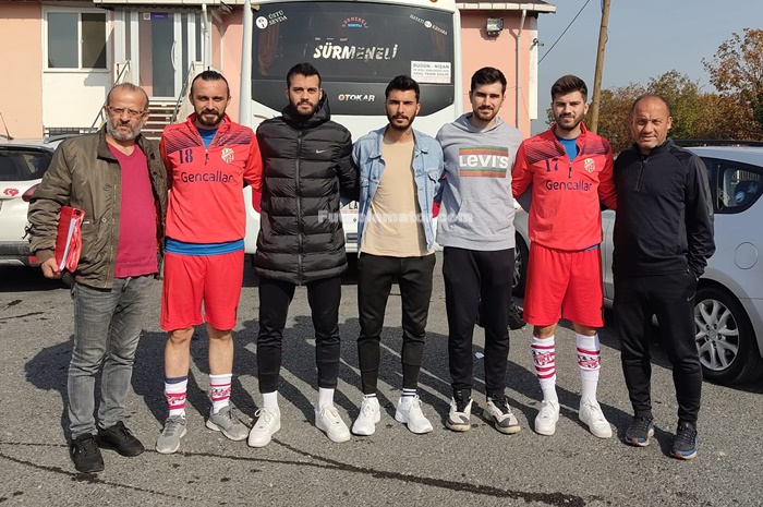 Şampiyon futbolcuları Beykoz Çavuşbaşıspor kaptı