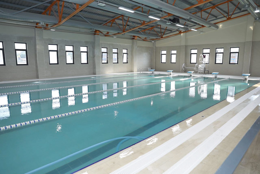 Silivri Belediyesi Naim Süleymanoğlu Spor Kompleksi açılış için gün sayıyor