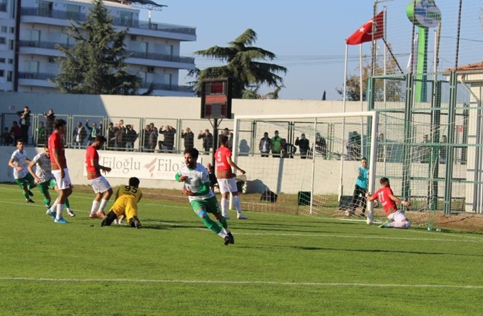 Beylerbeyi 1911 FK liderliği Sapanca’da bıraktı