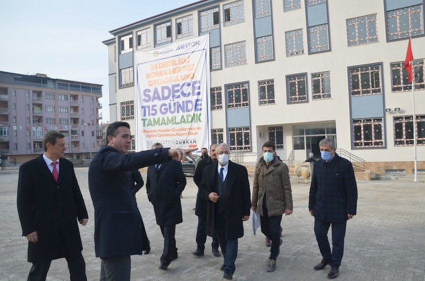 Rıdvan Mertöz Ortaokulu öğrencilere hayırlı olsun