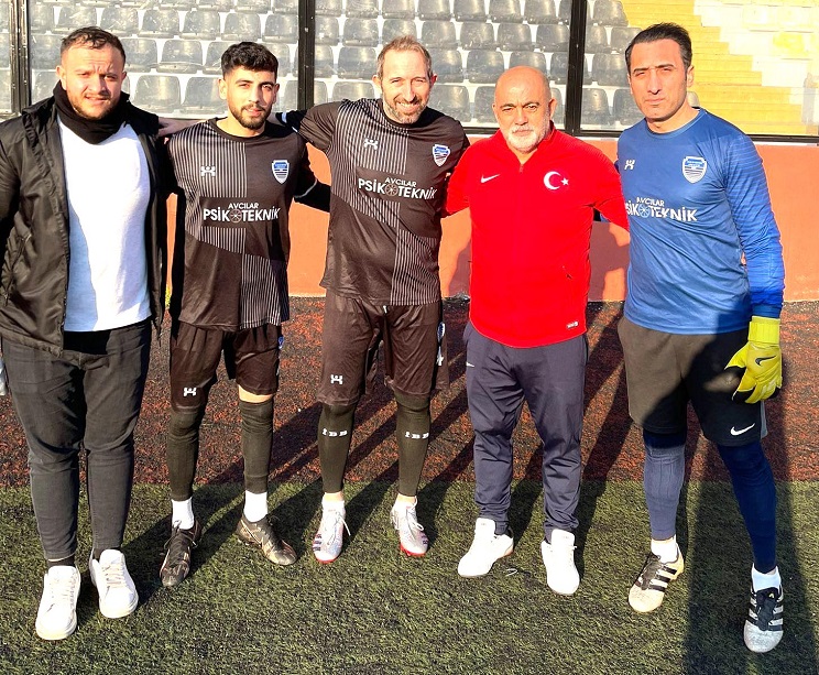 Cihangir’de 3 imza birden