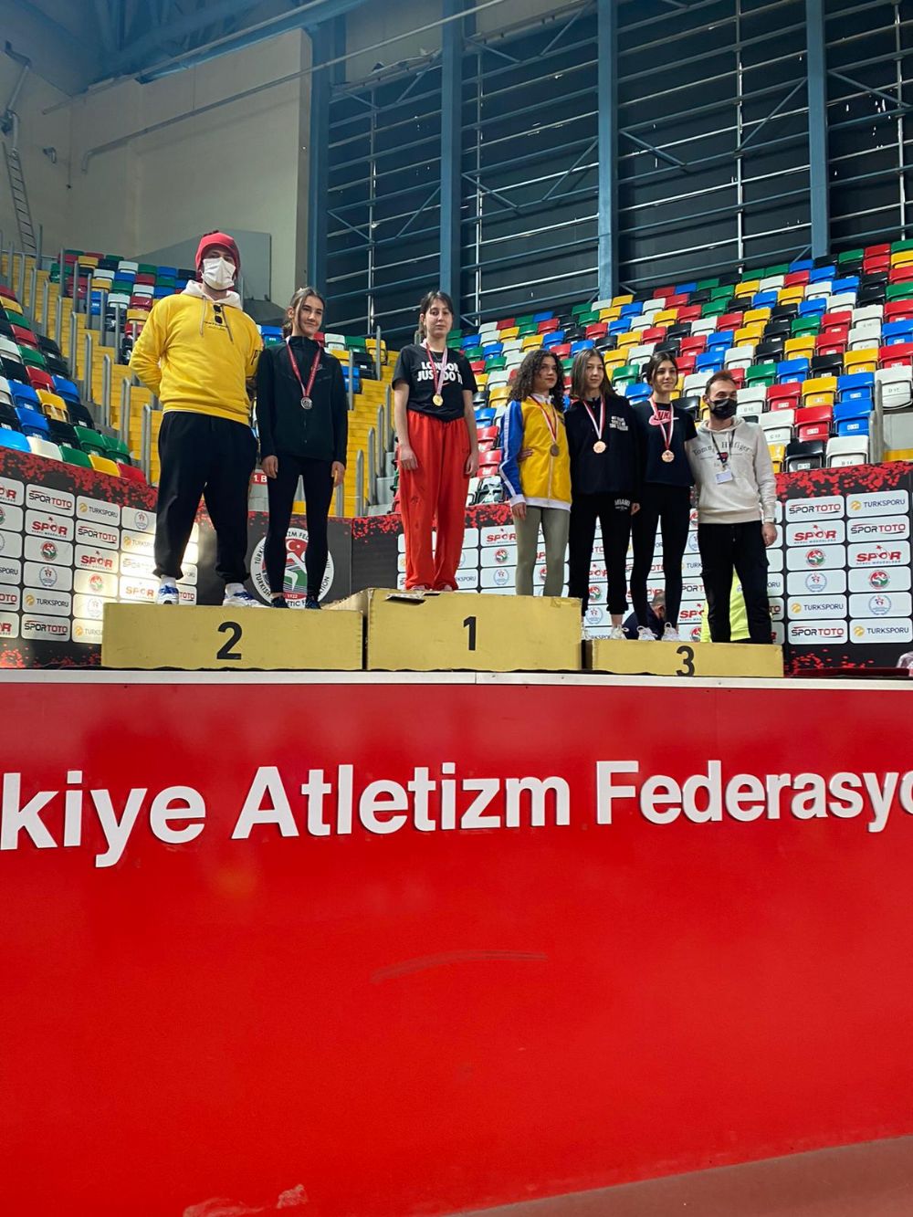Silivri Anadolu Lisesi öğrencilerinin Atletizm başarısı
