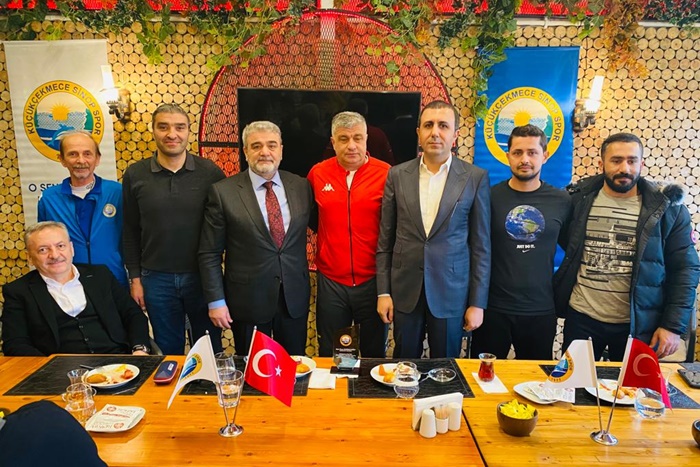 Küçükçekmece Sinopspor şampiyonluğa kenetlendi