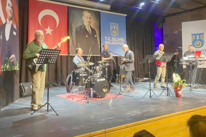 Denizaltı Orkestrası'ndan coşku dolu Rock gecesi