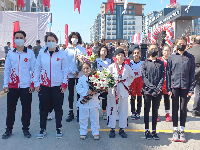 Silivri Taekwondo Ailesi açılışa katıldı