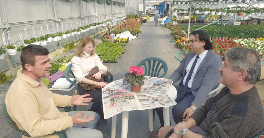 Örtü Altı Süs Bitkileri üretim serası ziyaret edildi
