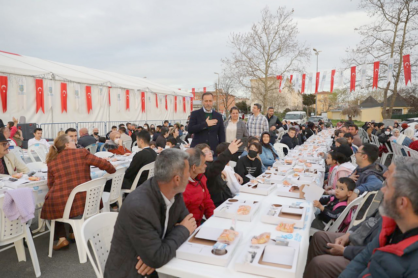 İftar çadırı doldu taştı