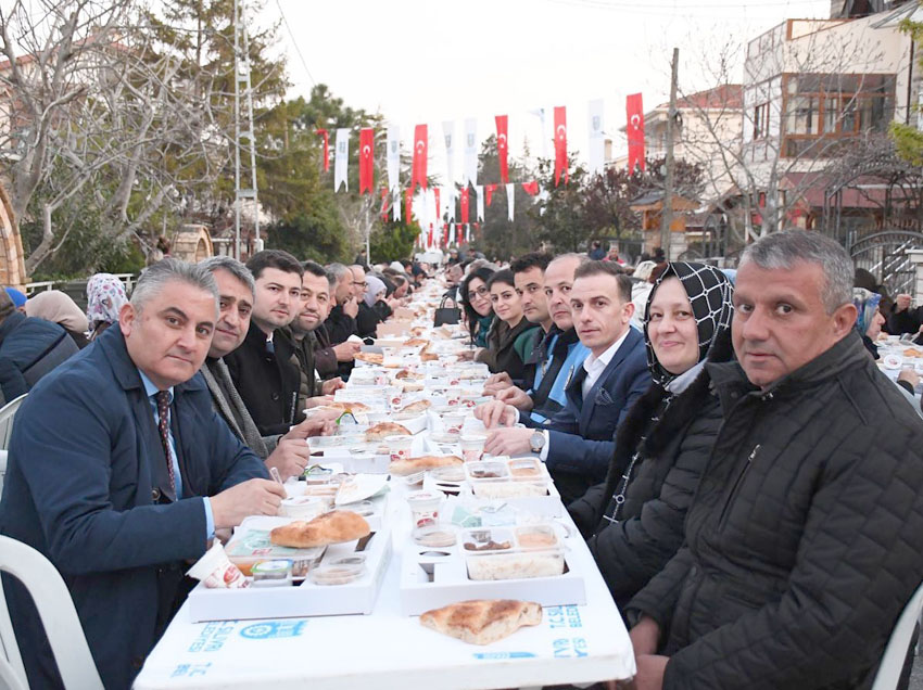 Yolçatı ve Semizkumlar sakinleri iftarda bir araya geldi