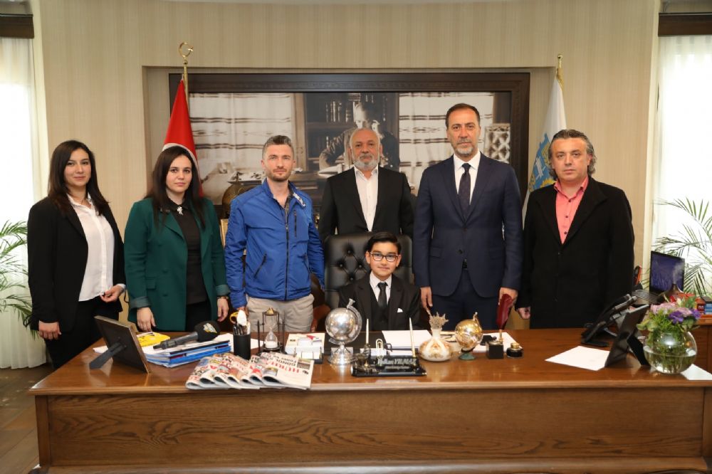 Turgut Reis öğrencisi Başkanlık makamına oturdu