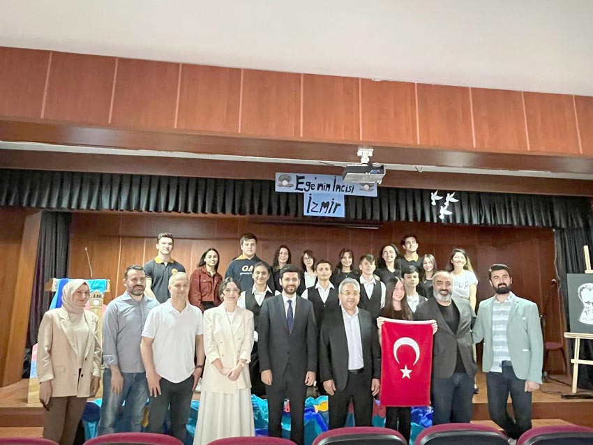 Gümüşyaka Lisesi öğrencileri İzmir’i tanıttı