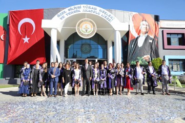 TÜRAM Lisesi’nde mezuniyet heyecanı