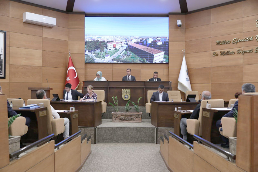 Temmuz meclisini gündemi değerlendirerek açtı