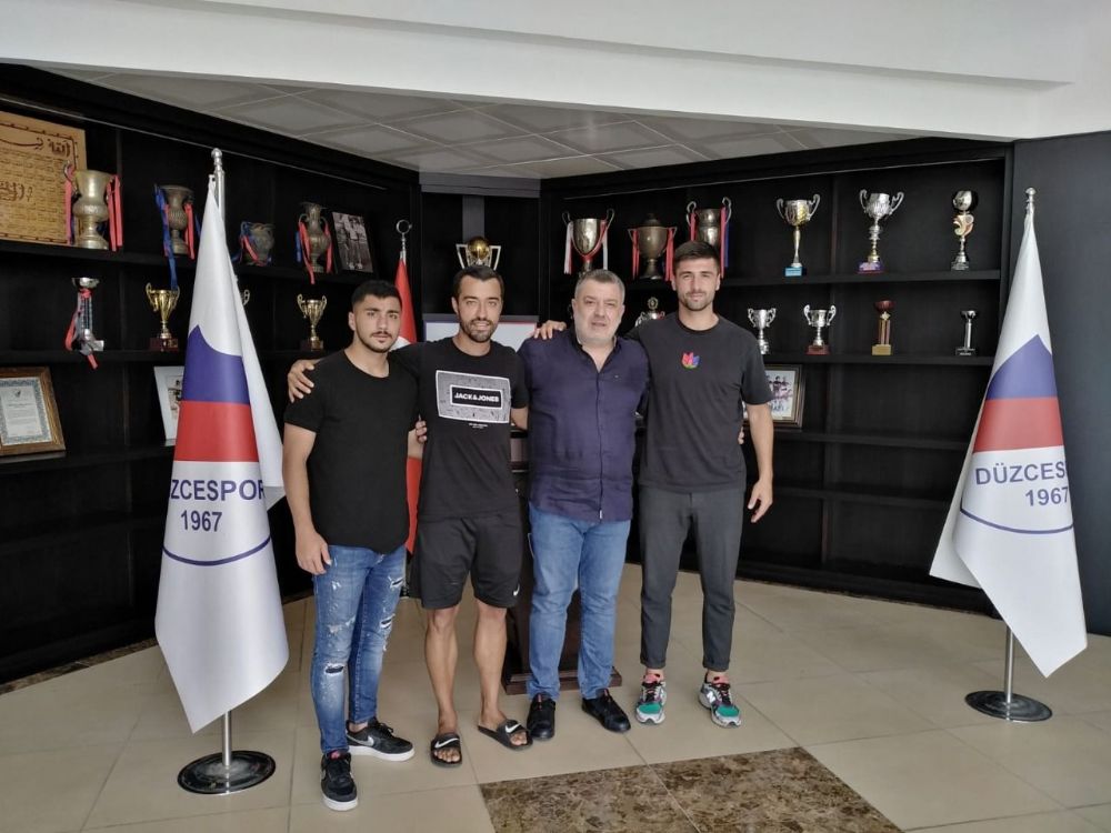 Düzcespor'da imza şov