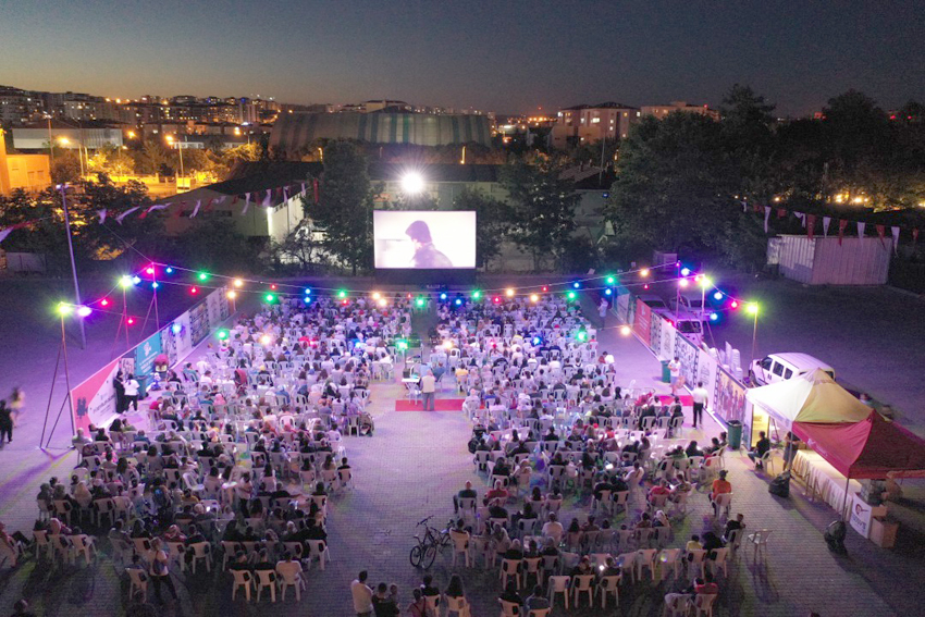 Yazlık sinema tüm heyecanıyla devam ediyor