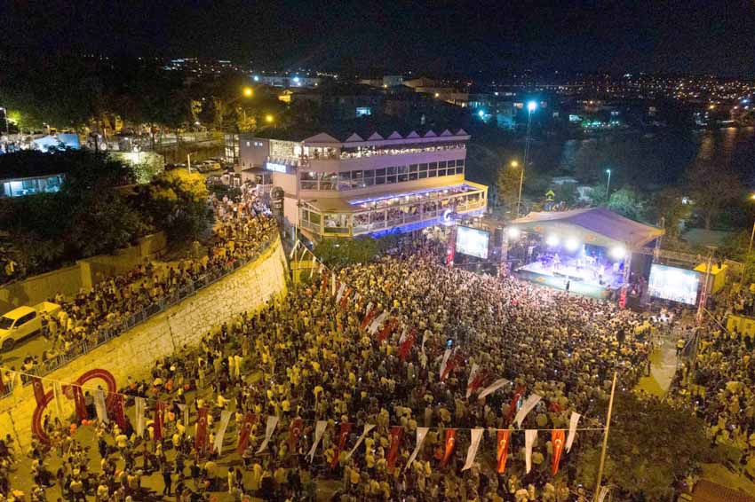 “Tabiatımızda mazeret yok hizmetkar olmak, aşk çalışmak var”