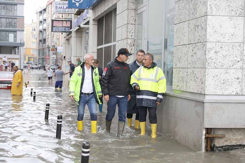 Yağmur fena bastırdı