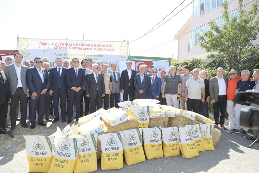 150 Çiftçiye 640 torba Kanola Tohumu dağıtıldı