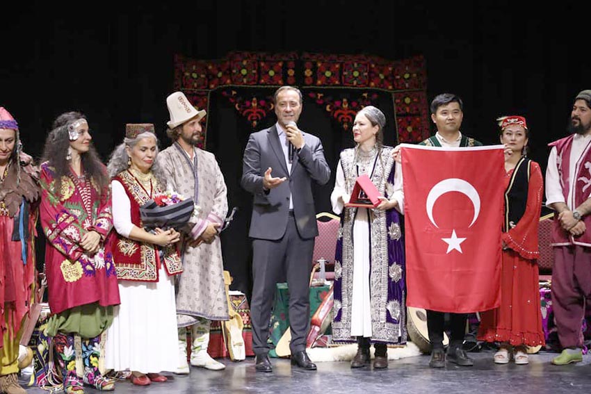 Yılmaz: Dilimiz en büyük zenginliğimiz