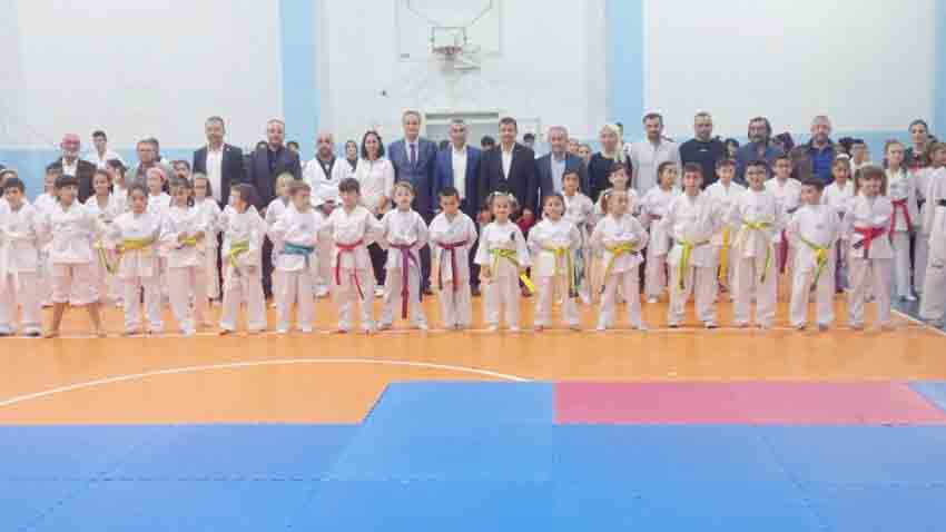 Kuşak sınavını başarıyla geçtiler