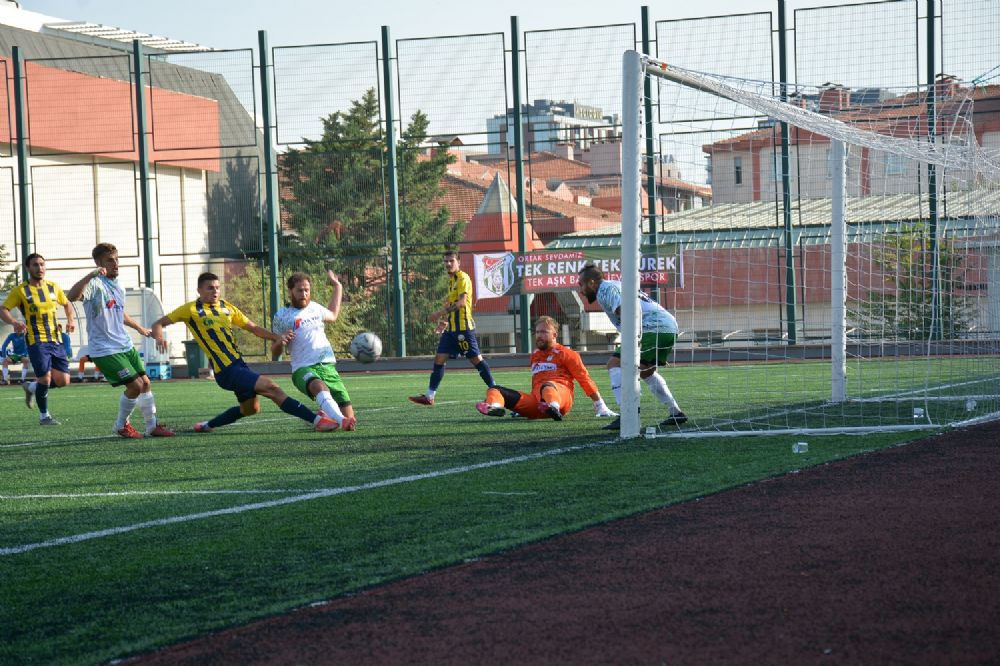 Küçükçekmece Sinop deplasmandan üç puanla döndü