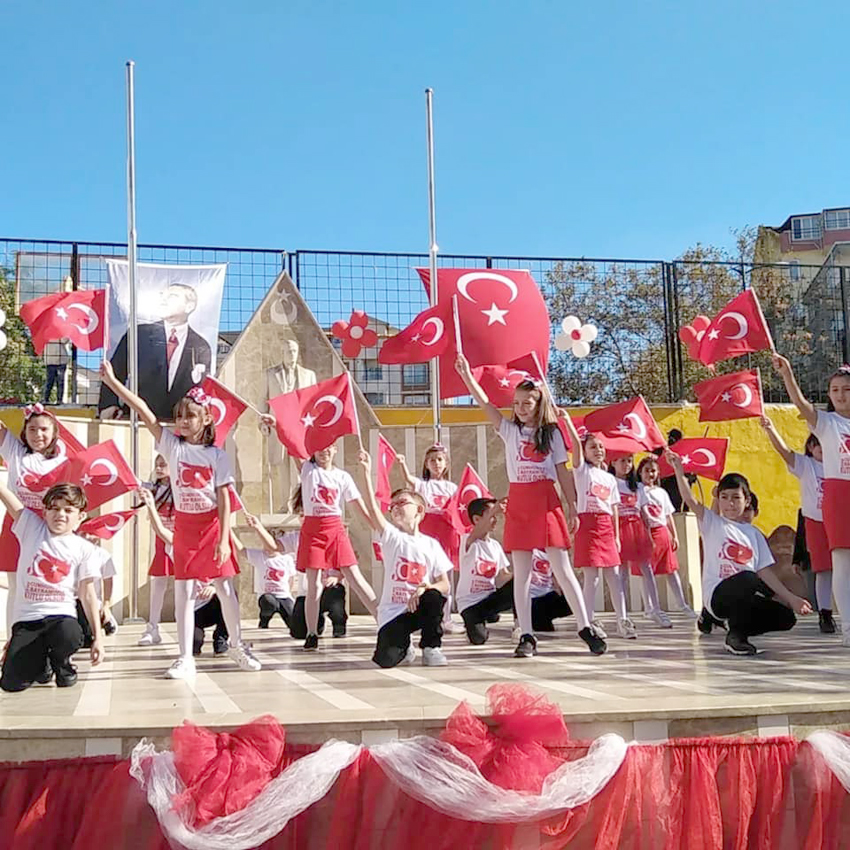 “Cumhuriyeti yükseltecek olan sizlersiniz”