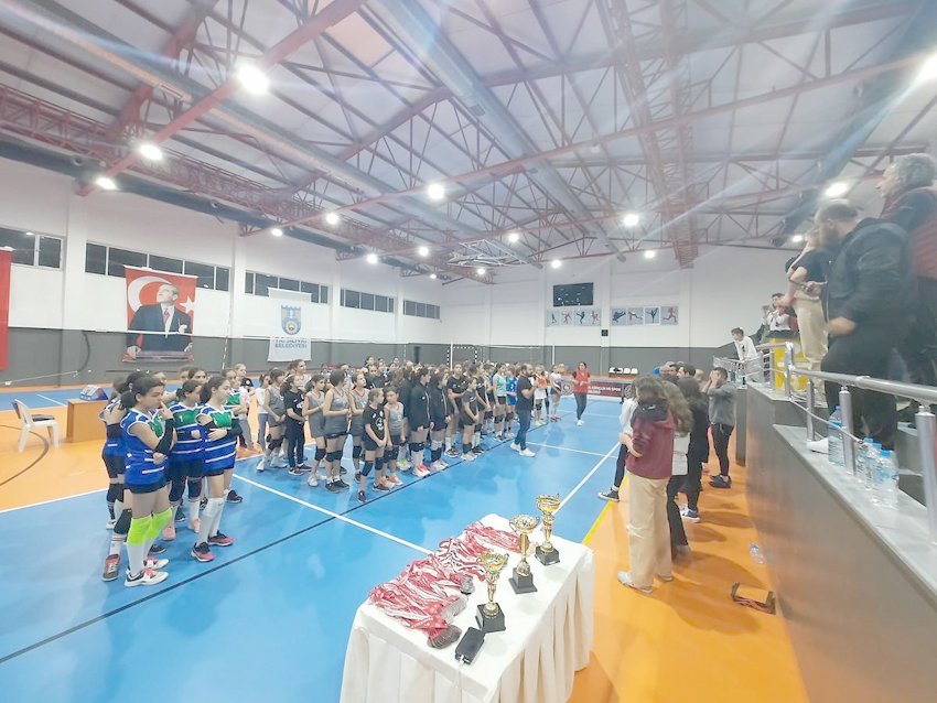 Cumhuriyet Bayramı’na özel voleybol şöleni düzenlendi