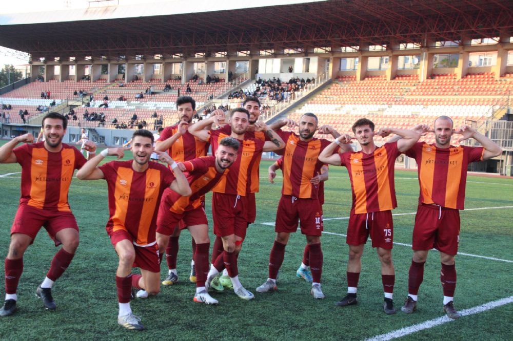 Galatasaray Taçspor yeni hocası ile ilk maçı kazandı 3-1