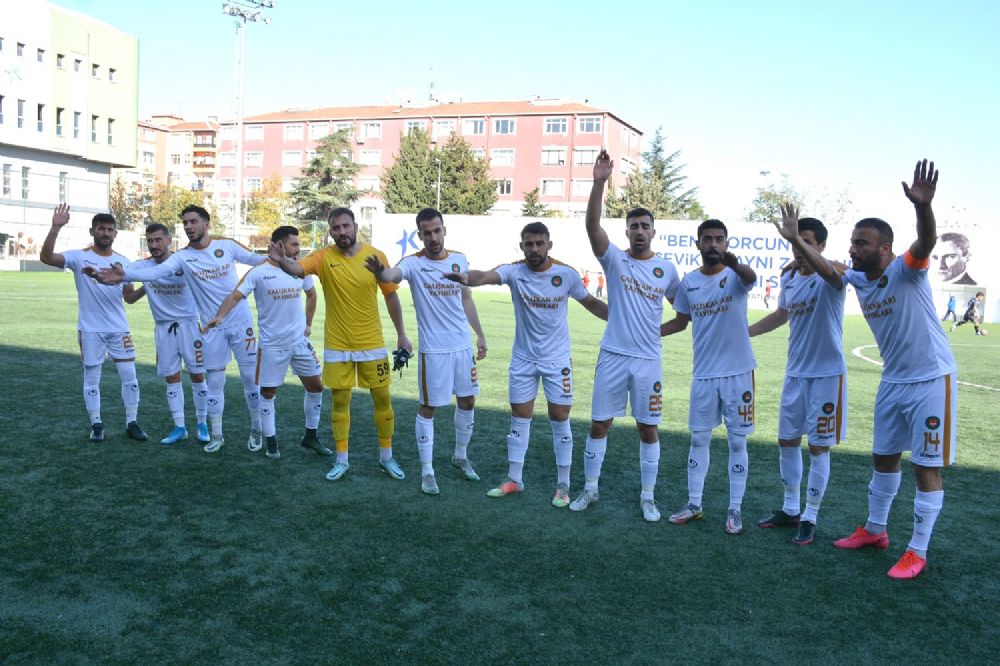 Küçükçekmece Ufukspor liderin ensesinde 5-1