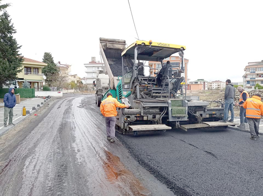 Asfalt çalışmaları devam ediyor