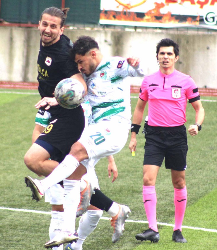 Çatalcaspor hakemi de yendi 3-2