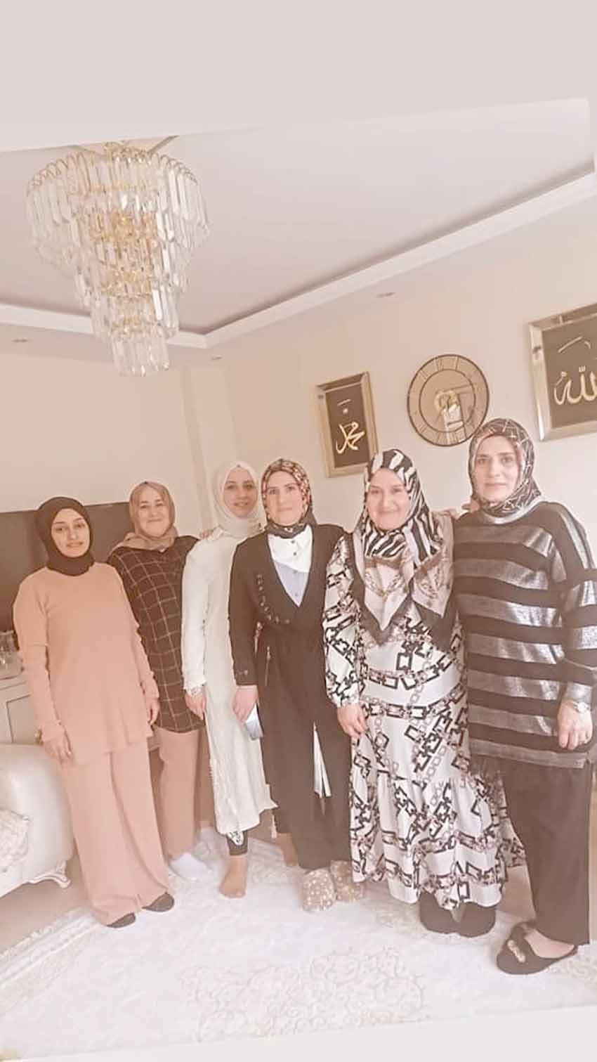 MHP’li kadınlar Yeni Mahalle sakinleriyle buluştu