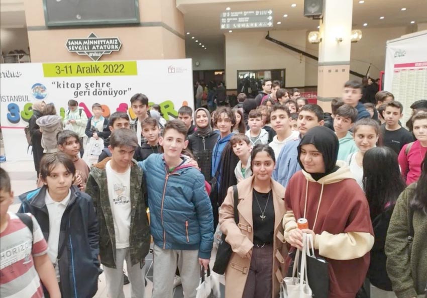 Yunus Emre öğrencileri Kitap Fuarı’nı gezdi
