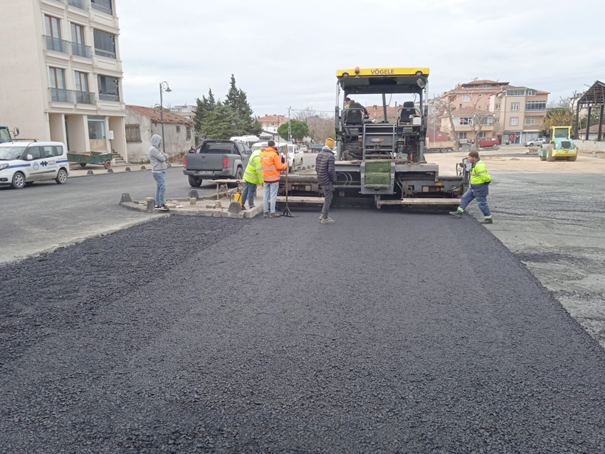 Yol ve bordür imalatları sürüyor